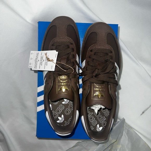 Adidas sambas women’s 6.5 Earth Strata / Cloud White / Gold Metallic NWT - Picture 2 of 5